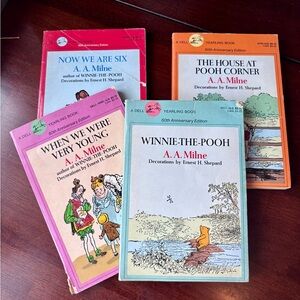 Vintage 1981 A Treasury of Winnie-The-Pooh Books Box Set (Set of 4)